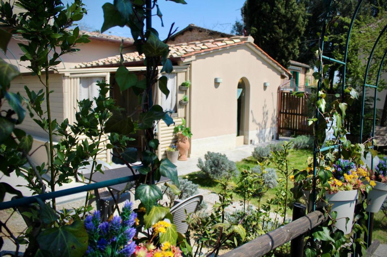 Il Lavandeto - Farmhouse In The City Siena Exterior photo